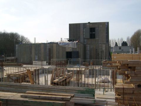 Baustelle mit grosser Tresorraumkonstruktion